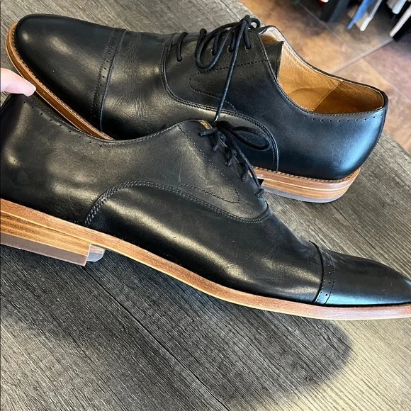 Warfield & Grand Black Leather Oxfords - Picture 6 of 6